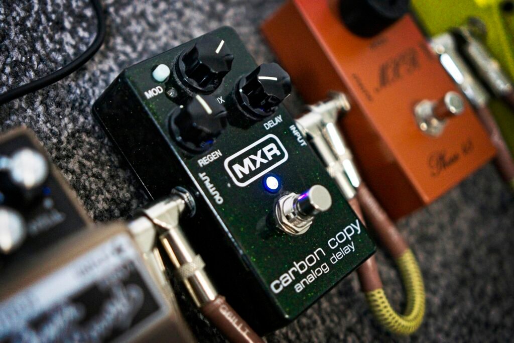 reverb and delay pedals with a focus on MXR Carbon Copy