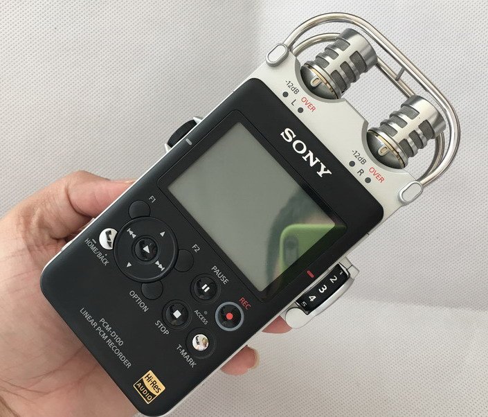 Sony PCM-D100 field recording device